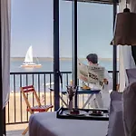 Les Vagues & Hotell Arcachon