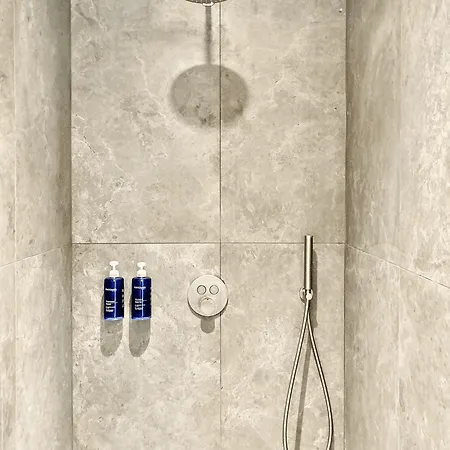 Hotel Les Vagues & 5*