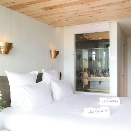 Les Vagues & Hotel 5*